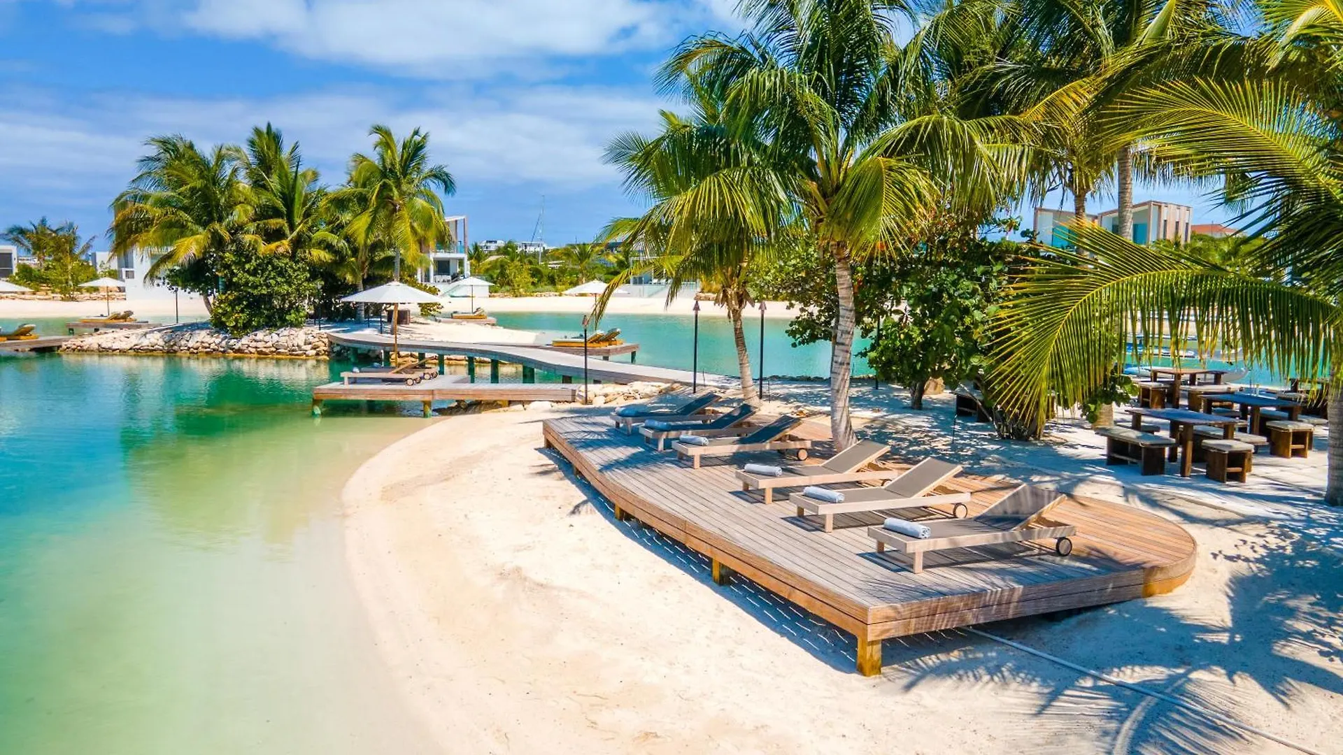 ***** Курортный комплекс Отель South Bank Long Bay Теркс и Кайкос