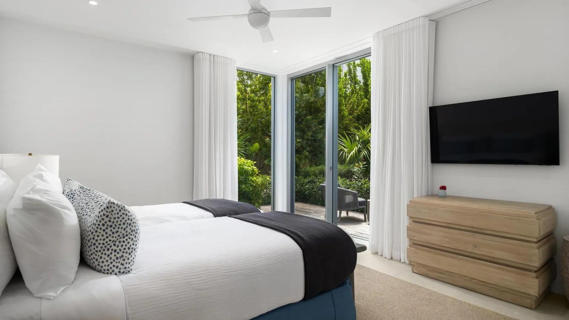 Отель South Bank Long Bay 5*,  Теркс и Кайкос